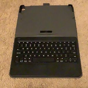 Zaag Pro Keys Wireless Keyboard and Detachable Case for Apple iPad Air NOB